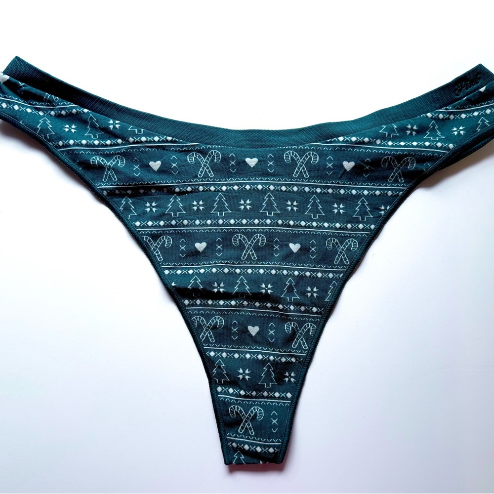 💚🎄NWT/ 🎄💚 PINK Victoria's Secret Festive Seamless Thong
